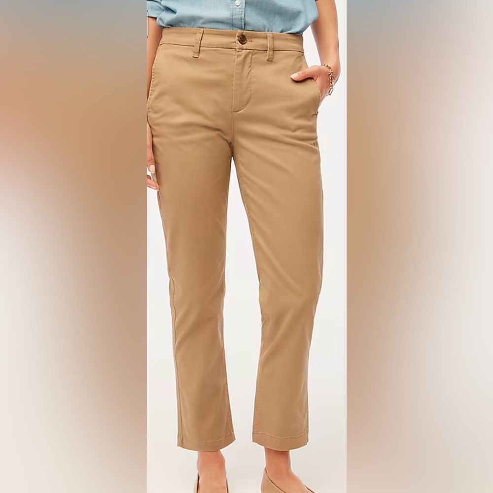 J Crew NEW
High-rise girlfriend chino pant in Tan size 4